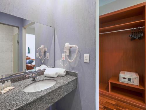 231535821 Vinhedo Plaza Hotel