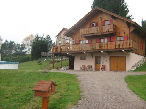 Chalet Gérardmer situé a LE THOLY