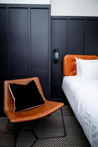 Deluxe Queen Room image 1