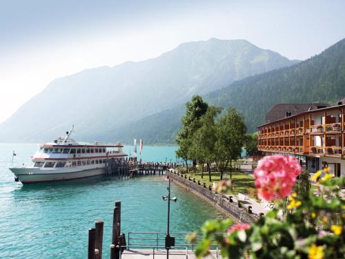  aja Fürstenhaus am Achensee in Pertisau