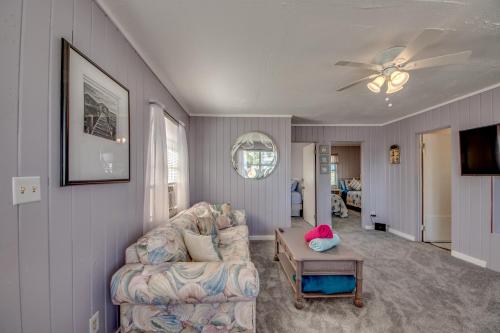 Pretty in Pink Bungalow - Roelens Vacations - image 3