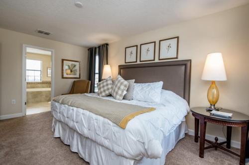 5 Bedroom in Champions Gate Home With Spa & Pool - image 2
