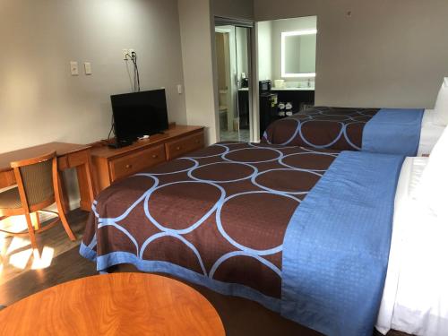 Diboll Inn and Suites
