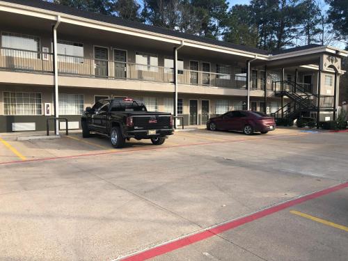 Diboll Inn and Suites