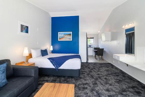 1 double bed, 1 sofa bed