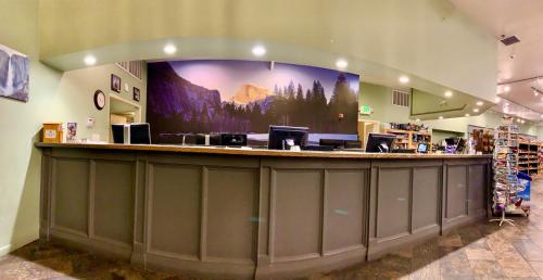 Lobby, Yosemite View Lodge in El Portal