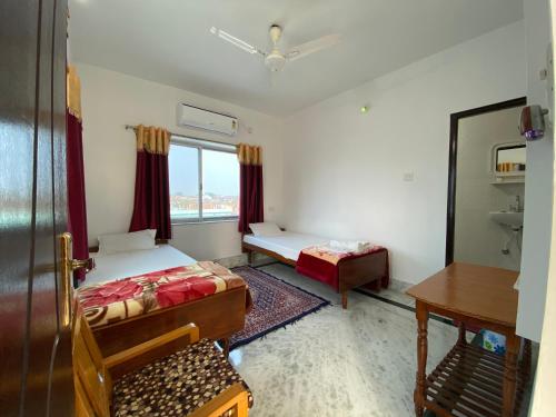 Superior Deluxe Double or Twin Room  image 3