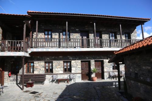 Hagiati in Palaios Agios Athanasios