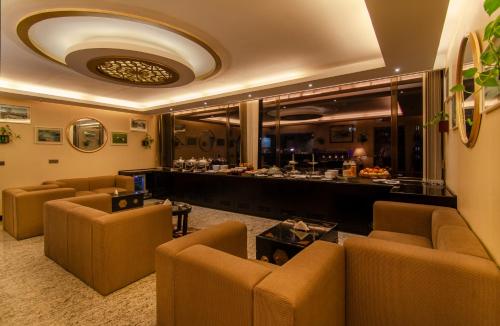 Bar luar biasa