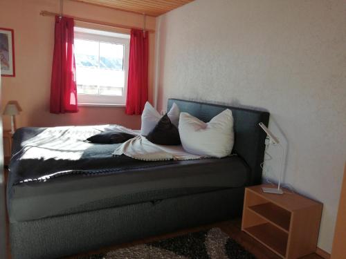1 queen bed, 2 twin beds, 1 sofa bed