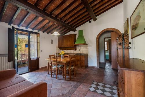кухня, Casa Vacanze Santa Maria in Монтайоне