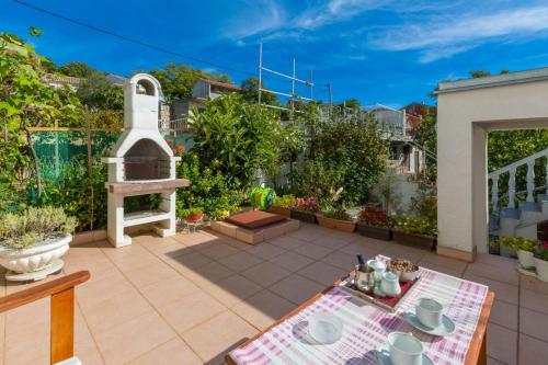 PCELICA MAJA in Sopaljska