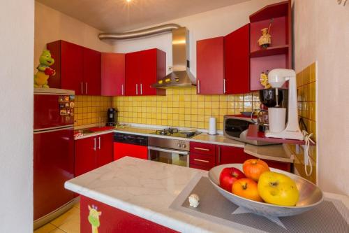 PCELICA MAJA in Sopaljska