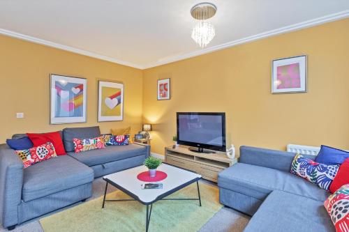 Central Big House - Large Group House - 4 Bedrooms 3 Bathrooms - Roof Terrace - City Centre, , West Sussex