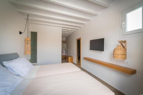 Vienoula's Garden Hotel - image 9
