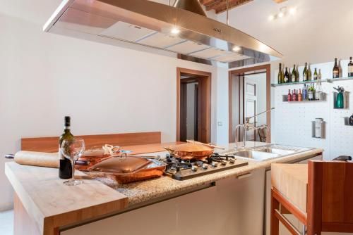Exclusive Corso Italia Penthouse - image 2