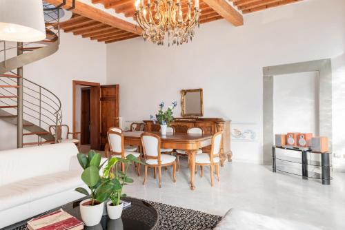 GuestHost - Exclusive Corso Italia Penthouse, Pisa (photo 3)