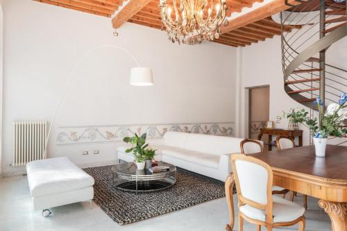 Exclusive Corso Italia Penthouse - image 5
