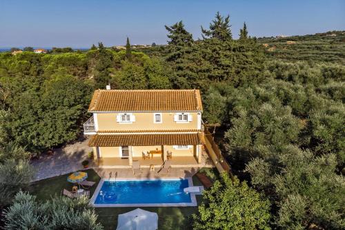 Villa Kardaris Stop at Villa Kardaris to discover the wonders of Zakynthos Island. Both business travelers and tourists can enjoy the propertys facilities and services. Service-minded staff will welcome and guide y