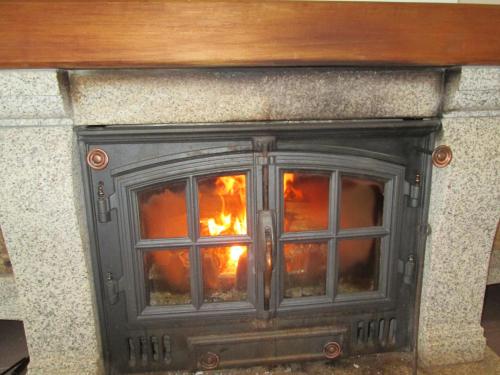  Casa de Casarelhos - T2 - Lareira com recuperador de calor para aquecimento - Gerês in Geres