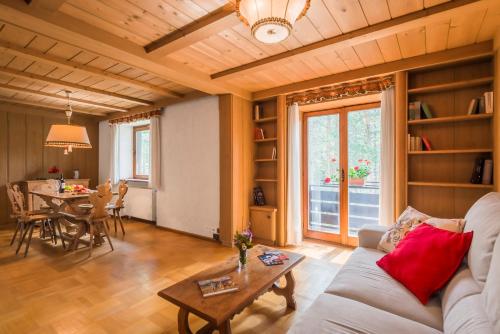  RESIDENCE ALICE NEL PAESE DELL ARMENTAROLA in St. Kassian