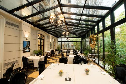 ห้องอาหาร, Arté Boutique Hotel in บโลกู