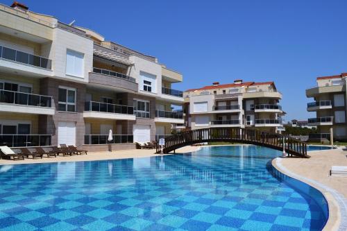  Antalya belek odyssey park 1 ground floor 2 bedrooms pool view close to center in Belek