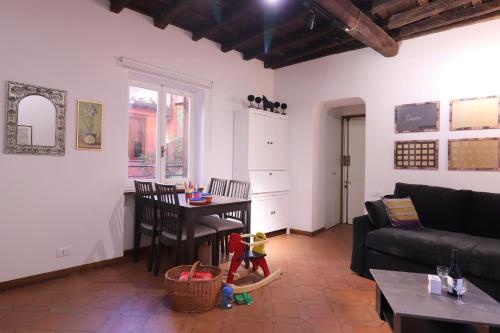 Lovely Navona Apartment - image 8