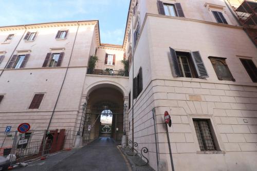 Lovely Navona Apartment - image 10