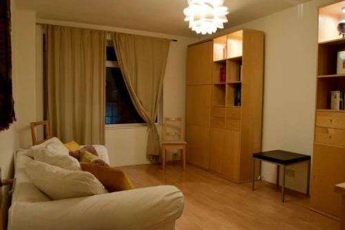 1 Bedroom Flat Close To Clapham Junction, Parsons Green, London