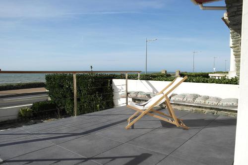Une grande maison sur la corniche de St Hilaire de Riez gîte à louer Le Lagon