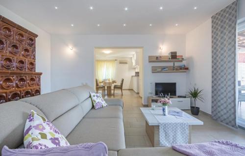  Ane Apartment in Loborika