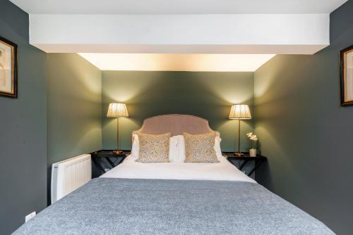 Tucking Mill View- Self Catering - image 8