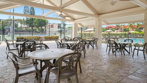 Surf & Racquet Club #24 - image 3