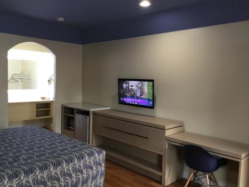 Palace Inn Harwin – Houston, TX