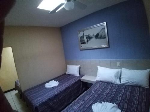 Triple Room with Bathroom image 5