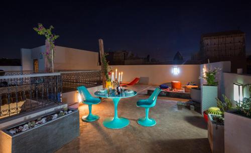 room detail thumbnail 2