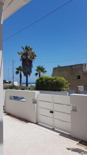 Torre dell'Orso centro - villino vista mare con ampio giardino 3