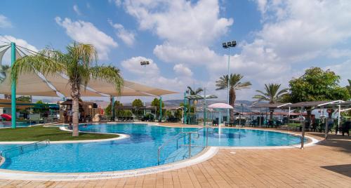 수영장, 마간 홀리데이 빌리지 키부츠 호텔 (Maagan Holiday Village Kibbutz Hotel) in 마간