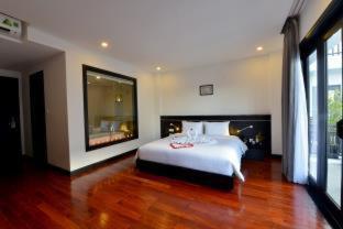 Nostalgia Hotel and Spa, Hoi An (photo 8)