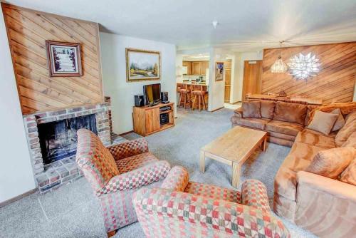 Aspen Creek #113 Mammoth Lakes