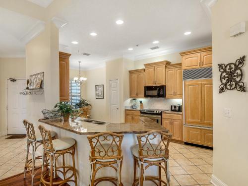 304W ~ Relax with beautiful Gulf views in this 3BR/3BA center condo - main image
