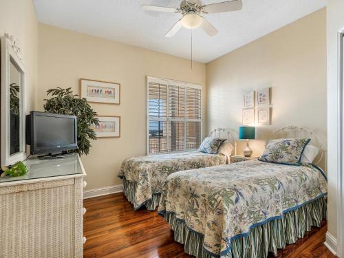 304W ~ Relax with beautiful Gulf views in this 3BR/3BA center condo - image 5