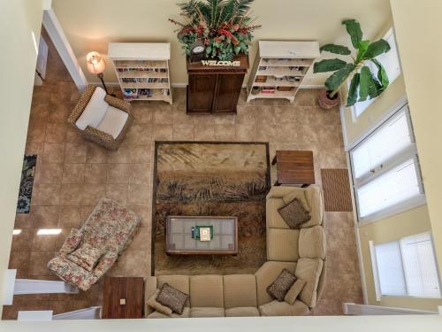 Bon Ami~ Beautiful 4BR/3BA minutes from the beach with sleeping for 14 - image 4