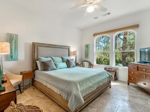 Casa d'Artiste~ Getaway to this 3BR/2 1/2BA island retreat - image 3