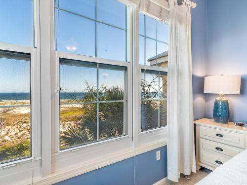 302W ~ Vibrant 2BR/2BA top floor beachfront condo - image 5
