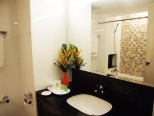 Grand Tower Inn Sathorn Hotel, Bangkok (fotografie 9)