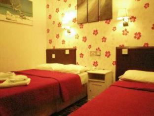 Hyde Park Court Hotel, London (photo 6)