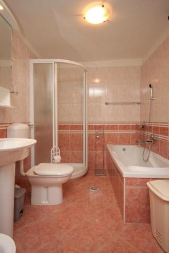 浴室, Apartment Barici 7003a in 烏馬格