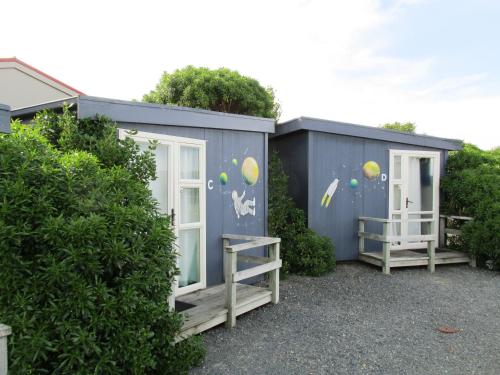 Exterior view, Dunedin Holiday Park & Motels in South Dunedin
